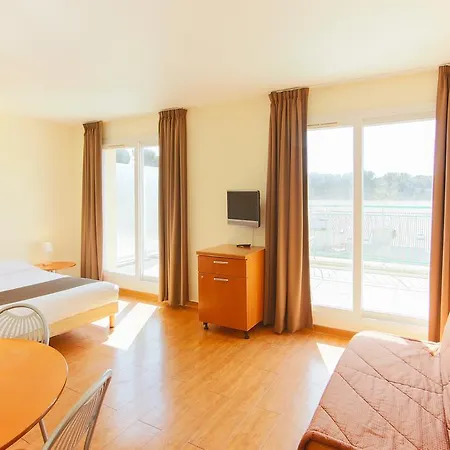 Ξενοδοχείο με διαμερίσματα Inter-hotel Sea Side Park