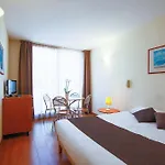 Inter-hotel Sea Side Park فينوف لوبيه