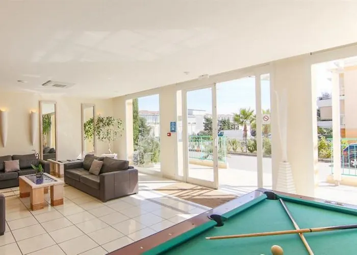 Ξενοδοχείο με διαμερίσματα Inter-hotel Sea Side Park